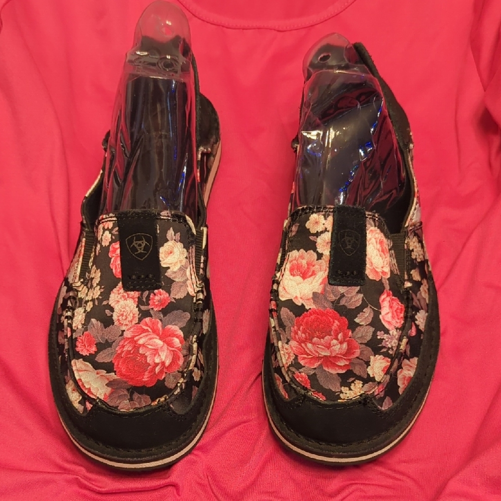 🌺🪻🌹🌼Women's Ariat leather Cruisers Floral Slip-On Shoes Size 7.5 B🌺🪻🌹🌼